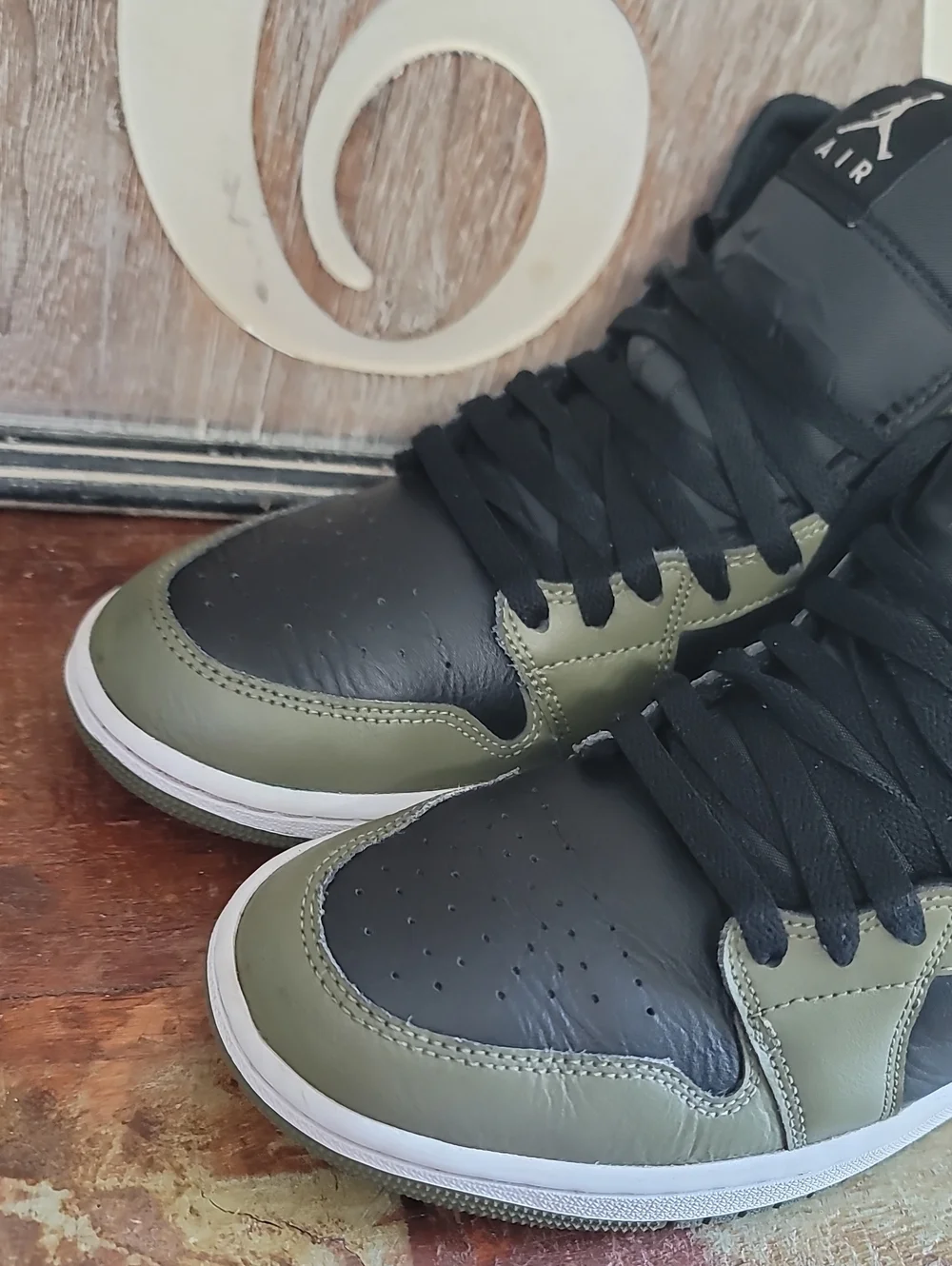 Nike Air Jordan 1 Mid 